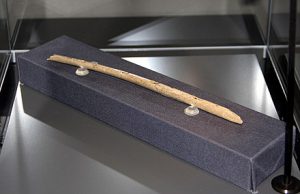 Hohle Fels bone flute